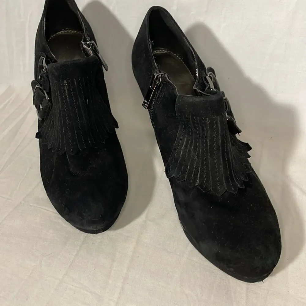 Anne Klein  ankle boot heals